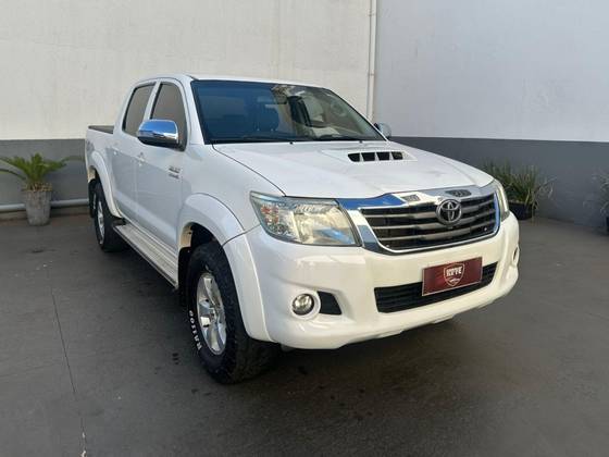 TOYOTA HILUX 3.0 SRV 4X4 CD 16V TURBO INTERCOOLER DIESEL 4P AUTOMÁTICO TOYOTA HILUX 3.0 SRV 4X4 CD 16V TURBO INTERCOOLER DIESEL 4P AUTOMÁTICO